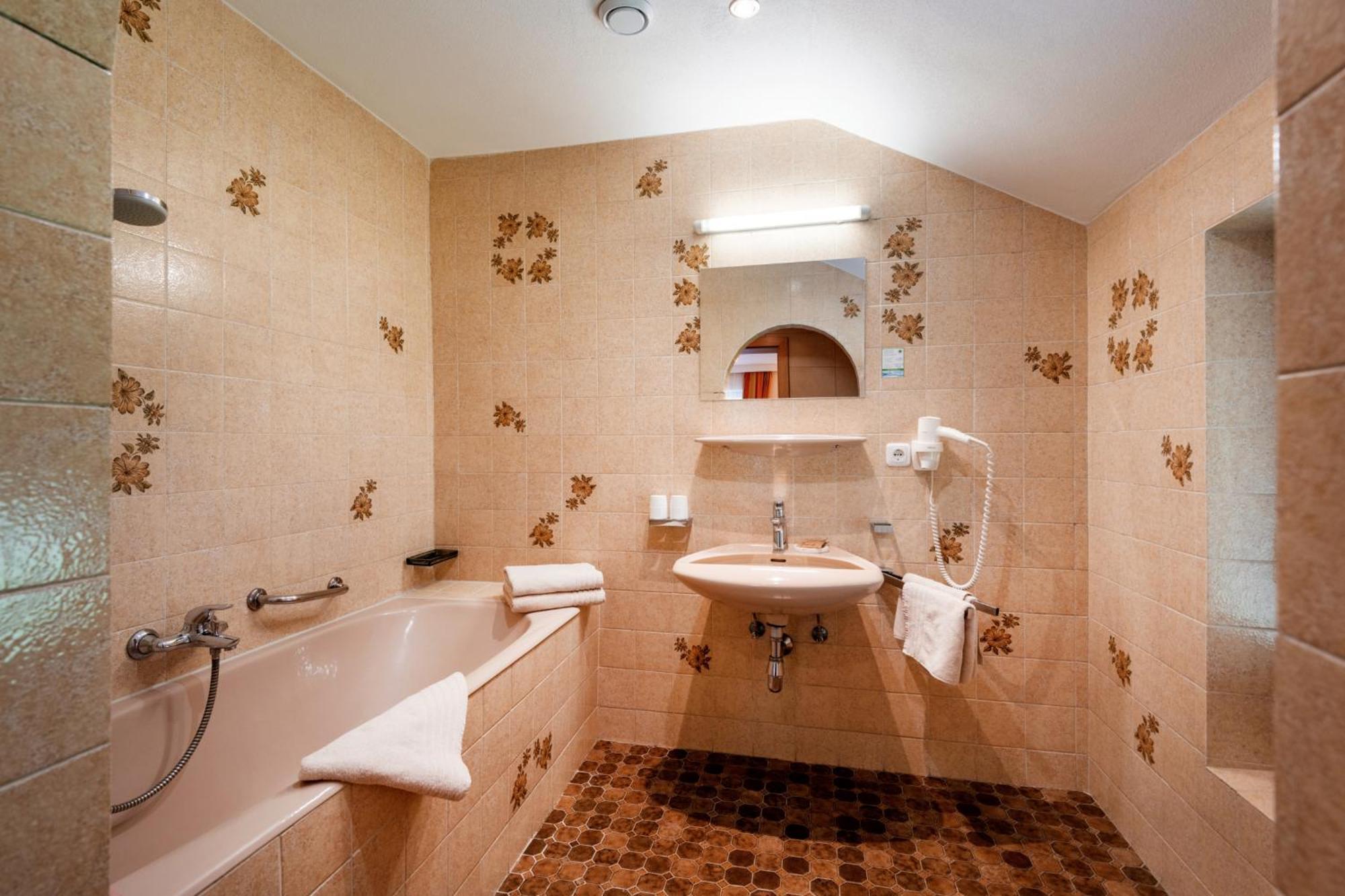 מאיירהופן Hotel Garni Birkenhof מראה חיצוני תמונה